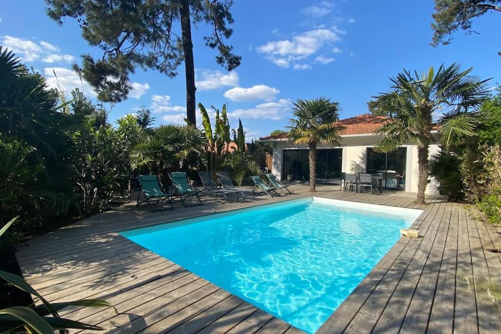 12 Pers Avec Piscine Chauffee 1 Mai Au 30 Sept Villa Arcachon